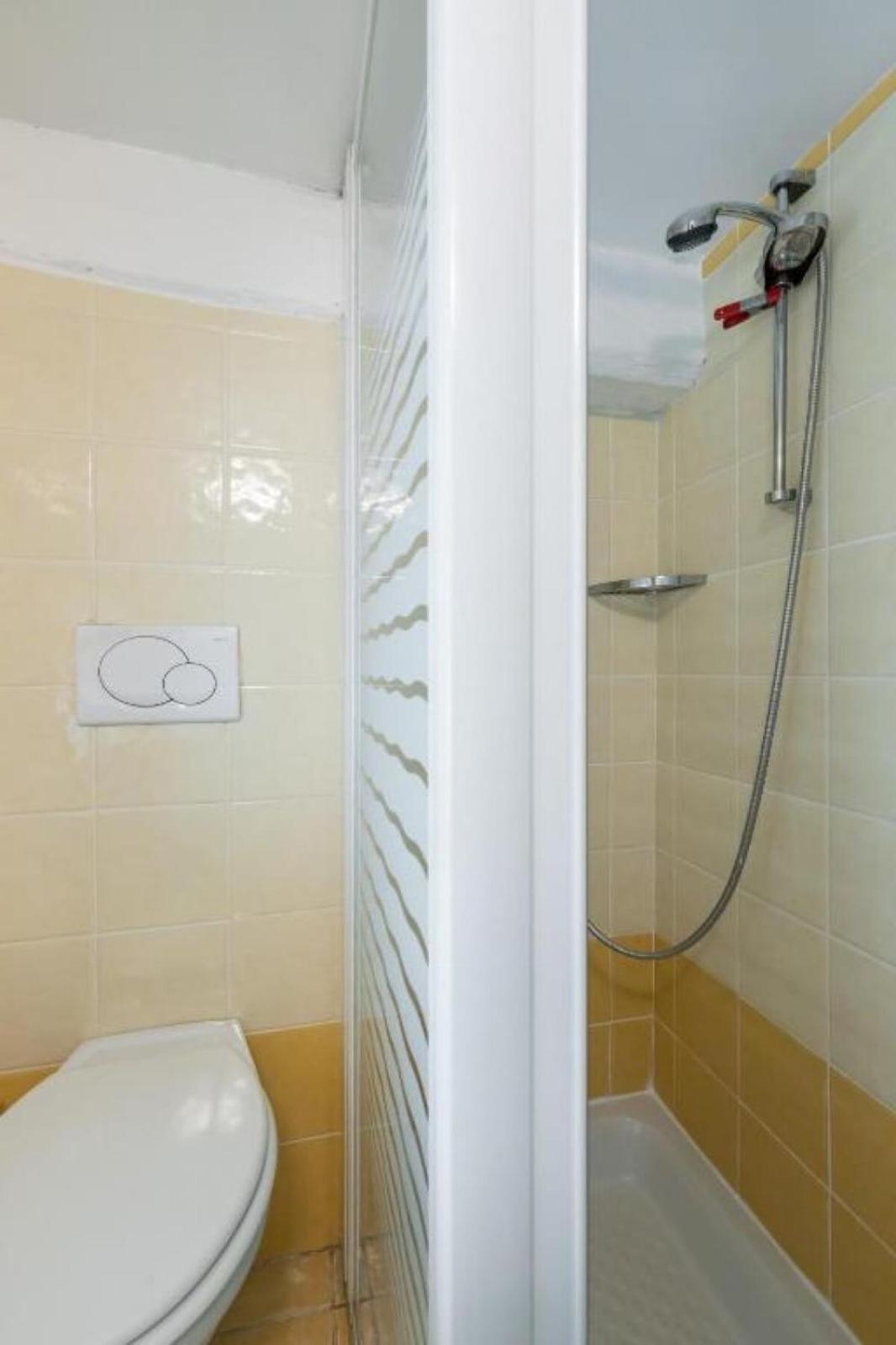Apartamento Massena 2 - Great Location Massena Square With Ac Niza Exterior foto
