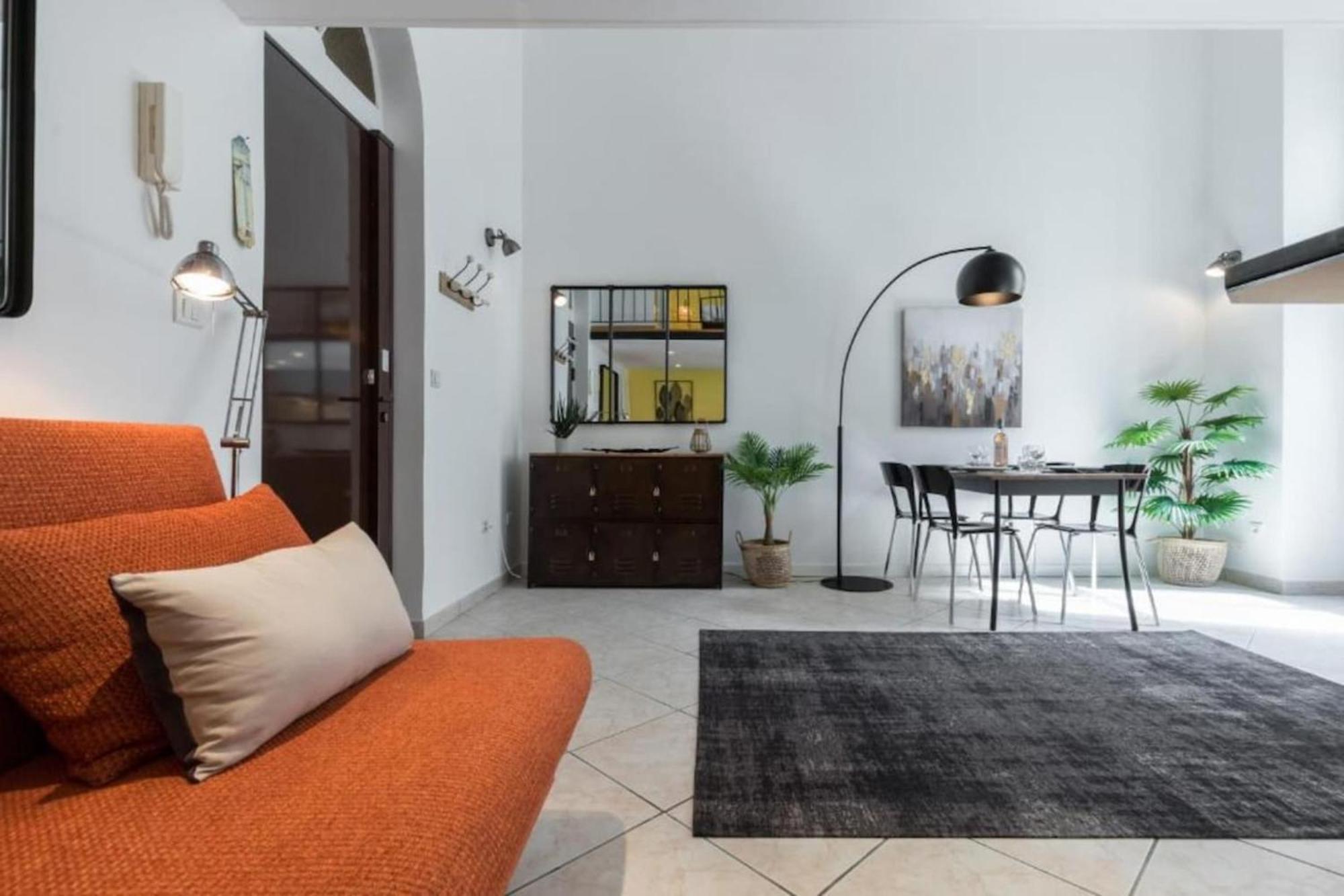 Apartamento Massena 2 - Great Location Massena Square With Ac Niza Exterior foto
