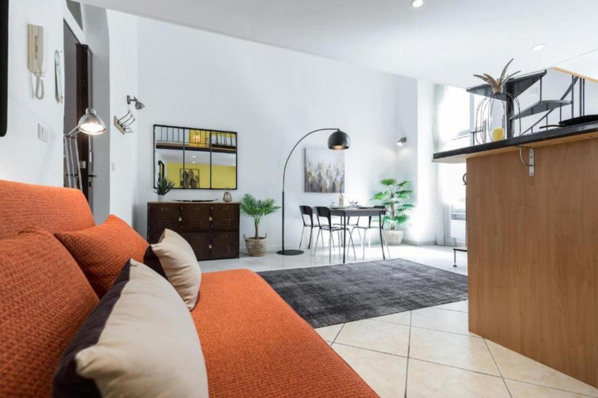 Apartamento Massena 2 - Great Location Massena Square With Ac Niza Exterior foto