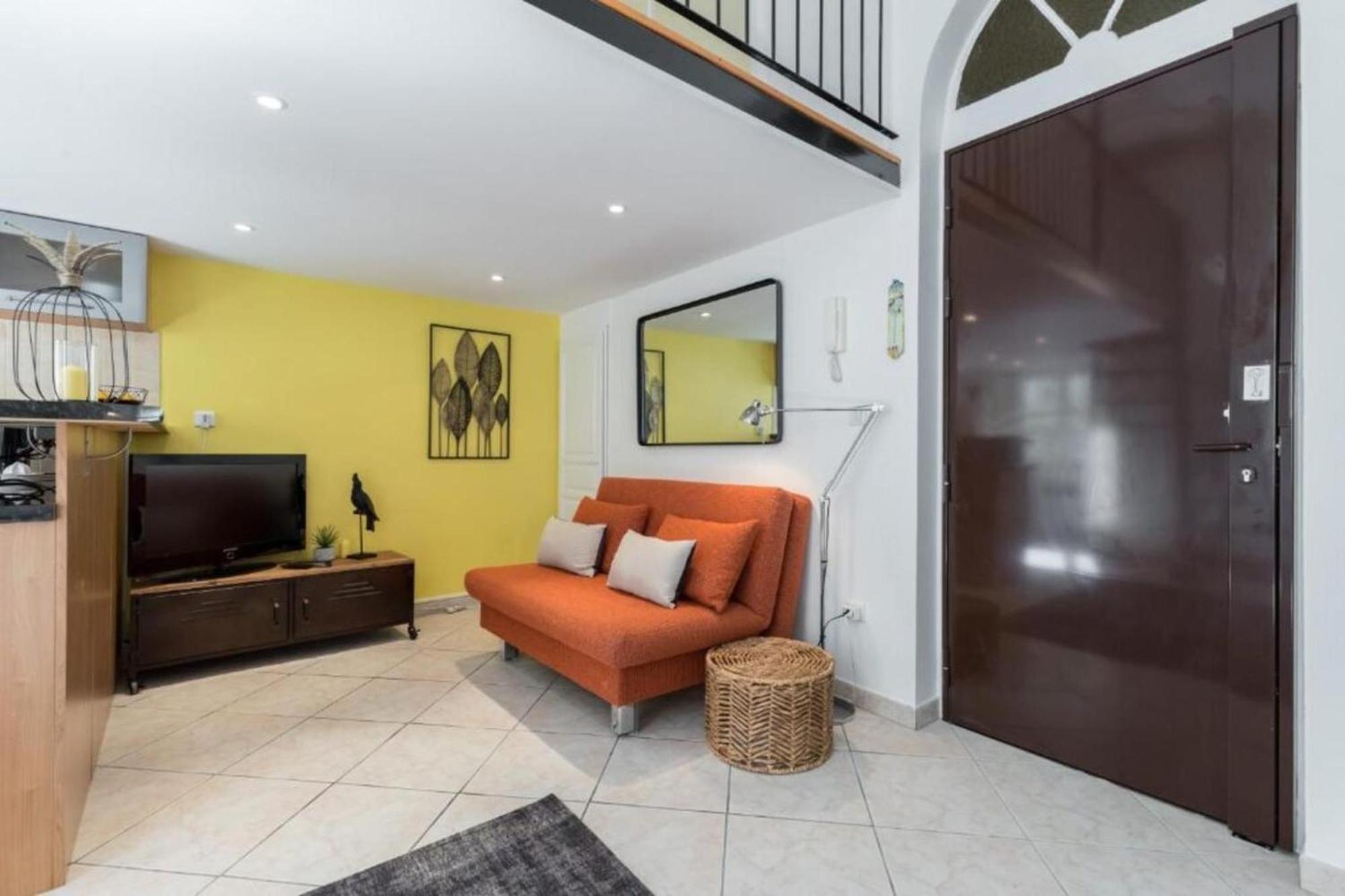Apartamento Massena 2 - Great Location Massena Square With Ac Niza Exterior foto