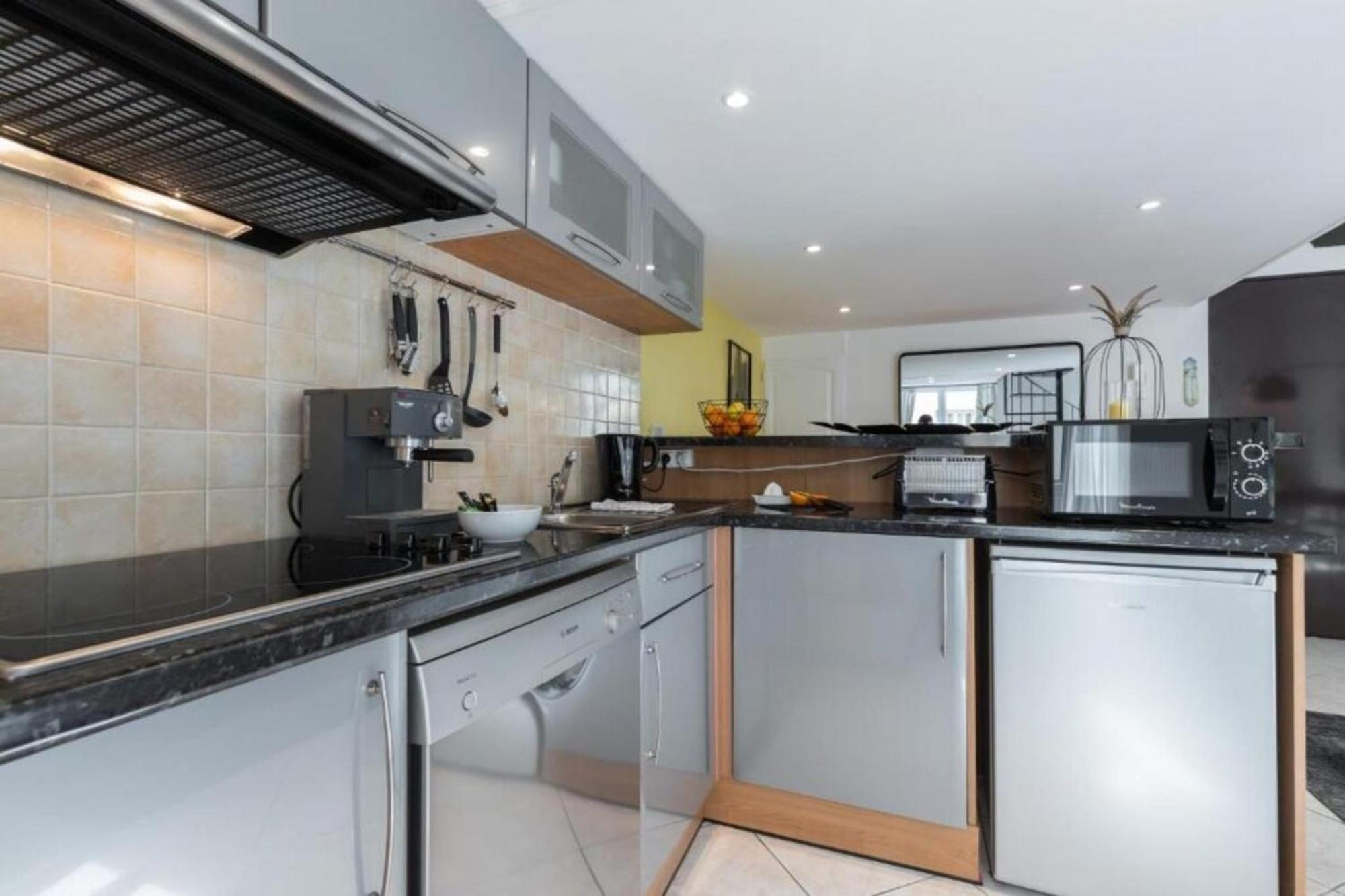 Apartamento Massena 2 - Great Location Massena Square With Ac Niza Exterior foto