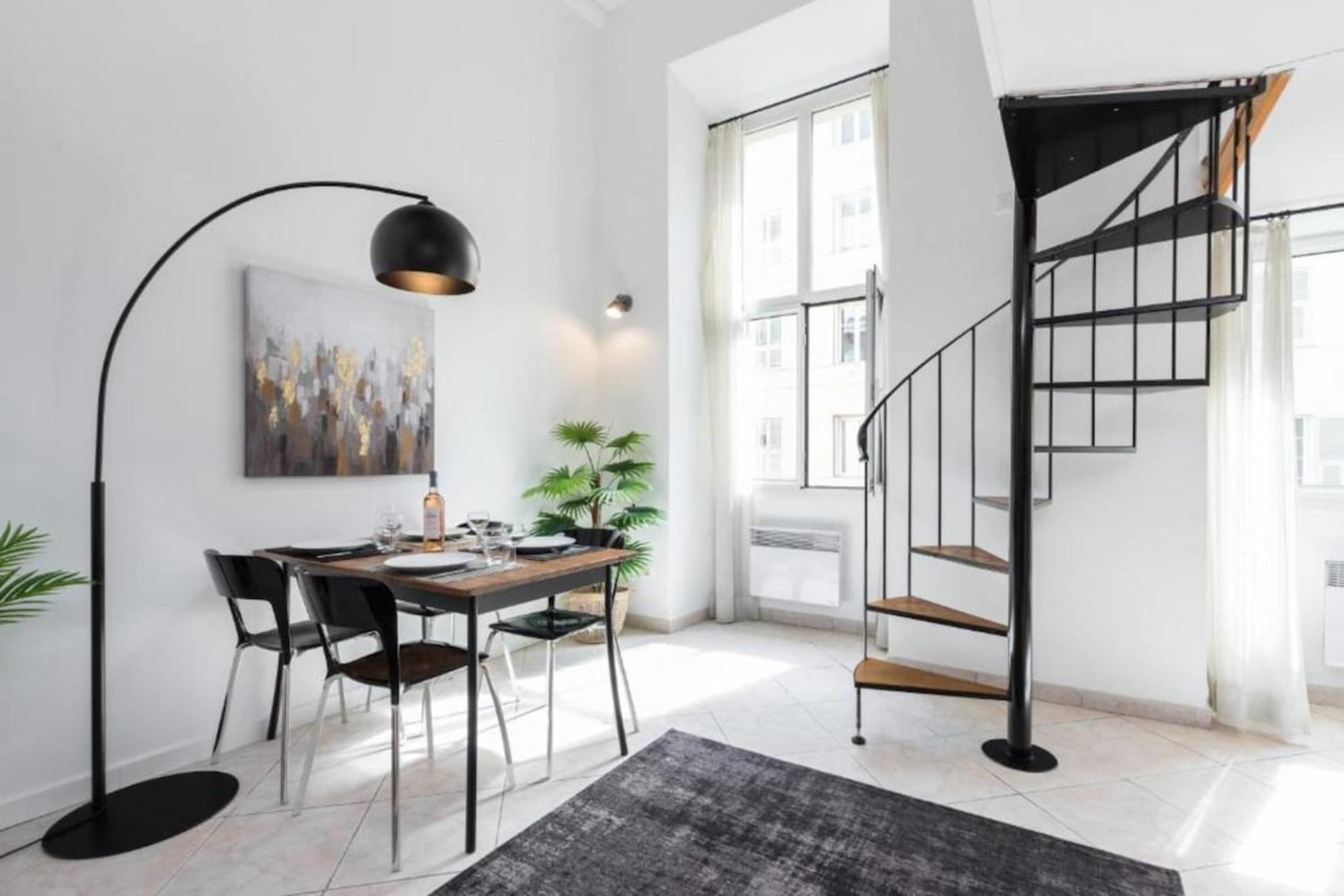 Apartamento Massena 2 - Great Location Massena Square With Ac Niza Exterior foto