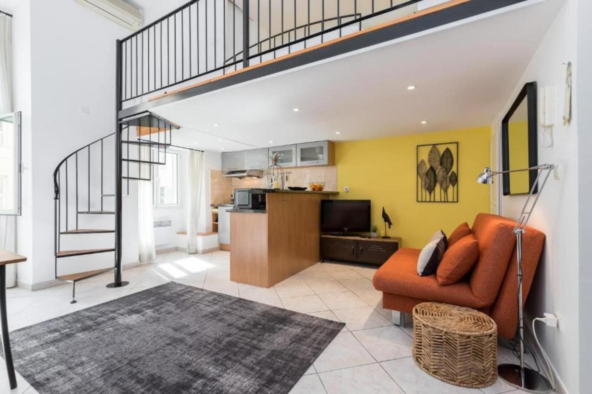 Apartamento Massena 2 - Great Location Massena Square With Ac Niza Exterior foto